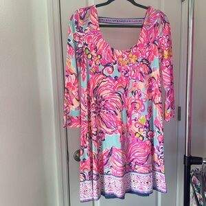Lilly Pulitzer woman’s flowy dress